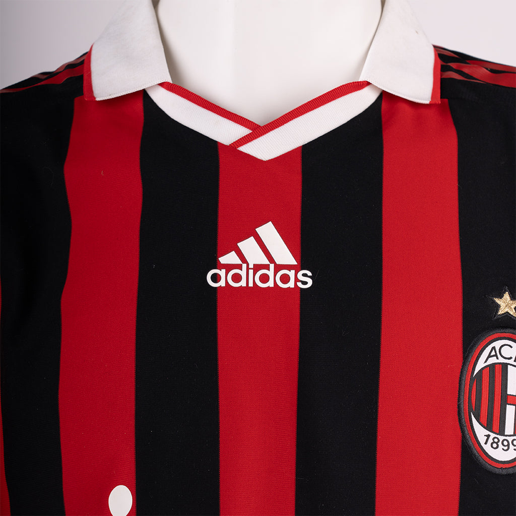 Ronaldinho – AC Milan 2009/2010 (indossato in partita – contro il Real Madrid)