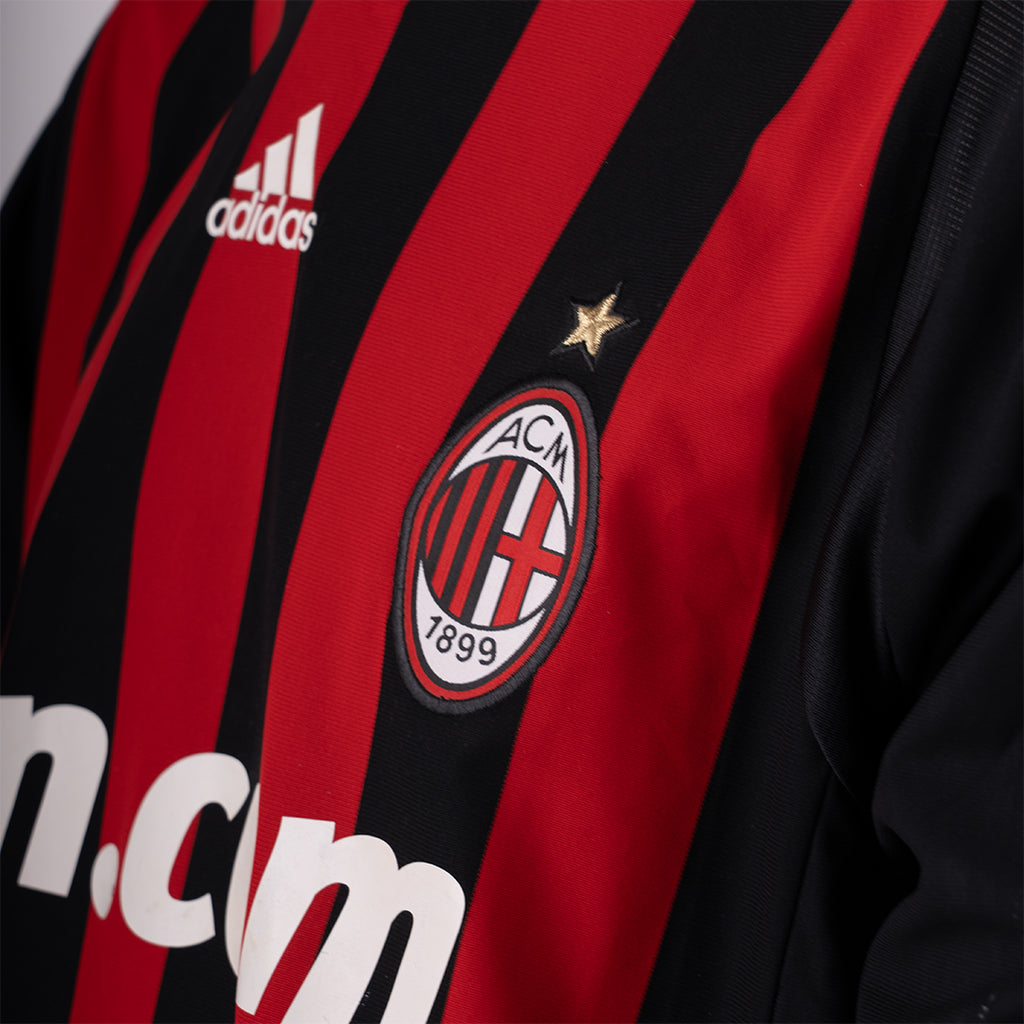 Ronaldinho – AC Milan 2009/2010 (indossato in partita – contro il Real Madrid)