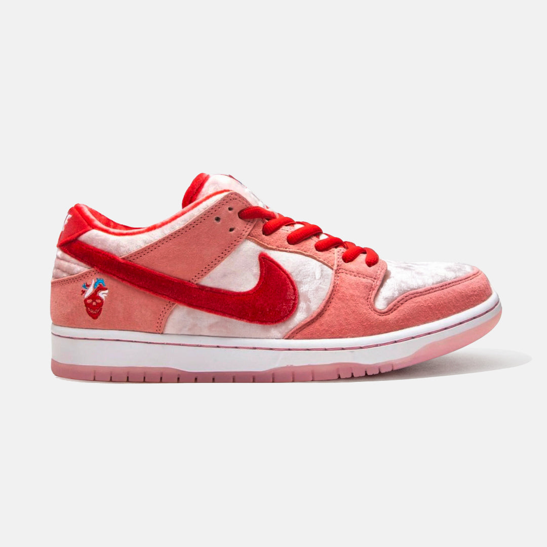 Nike SB Dunk Low “Strangelove”