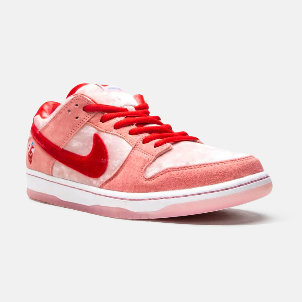 Nike SB Dunk Low “Strangelove”