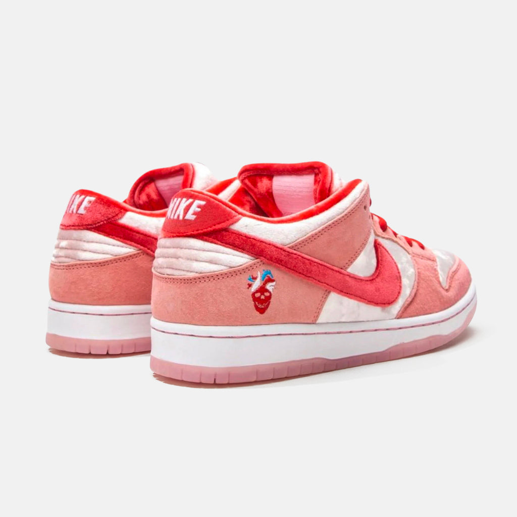 Nike SB Dunk Low “Strangelove”