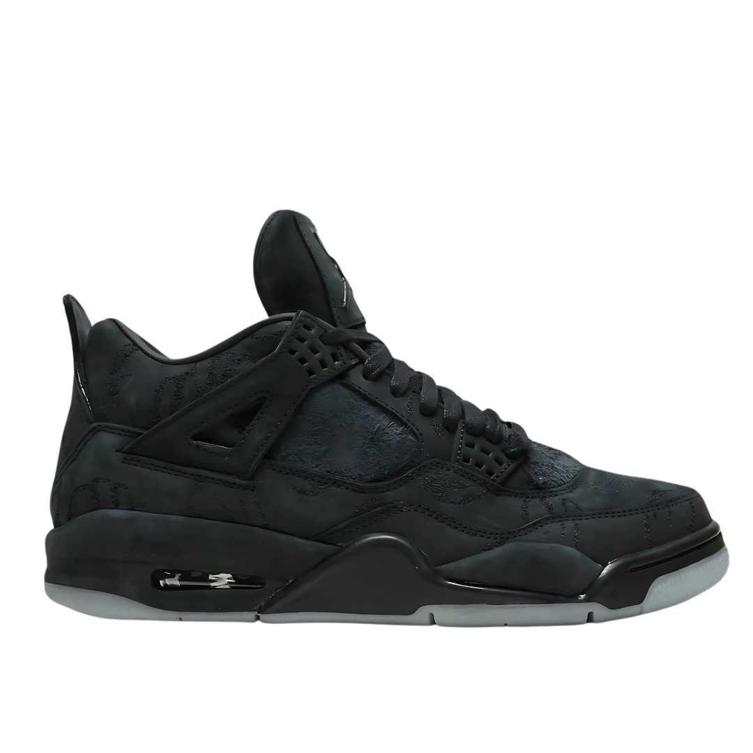 Air Jordan 4 Retro x KAWS "Nero"