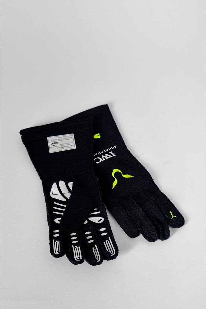 Lewis Hamilton – 2022 Formula 1 Race-Worn Gloves